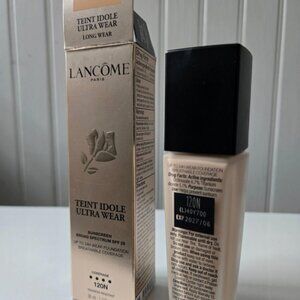 Lancome #120N Teint Idole Ultra Wear foundation SPF 25  exp 06-27
